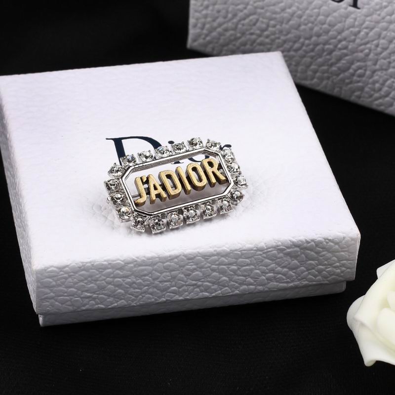 Dior Brooch 04lyr19
